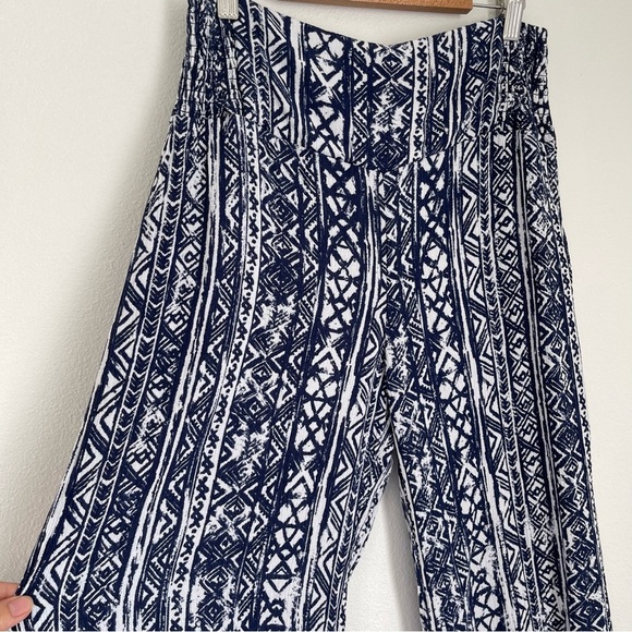 Three Dots Pants Blue White Tribal Aztec Smocked Waist  Wide Leg High Rise Sz S - Picture 4 of 13